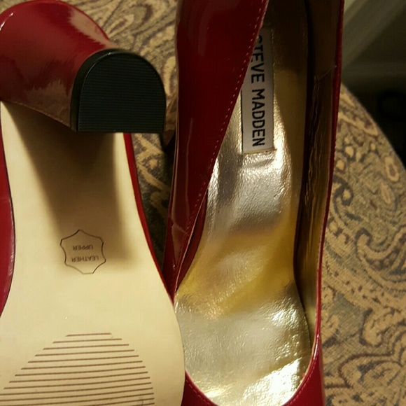 Like New***Steve Madden Patent Leather Heels - Picture 2 of 3